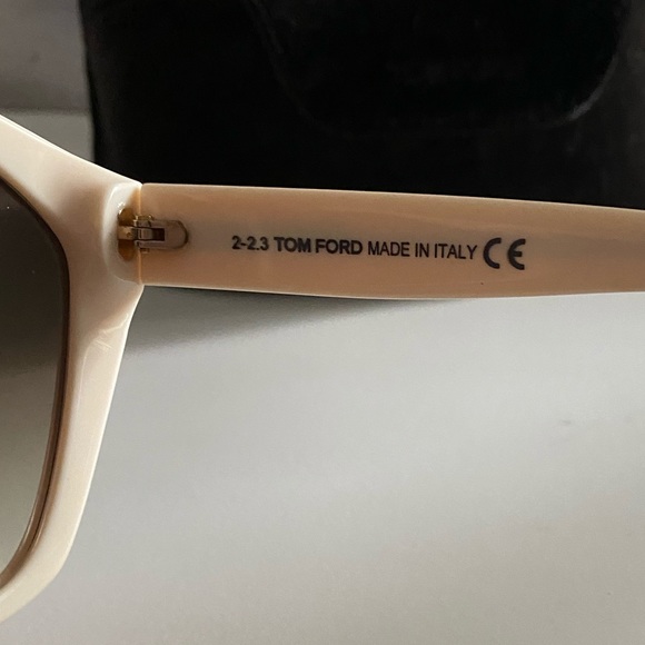 SOLD Tom Ford Angelina Sunglasses Authentic - Picture 3 of 12